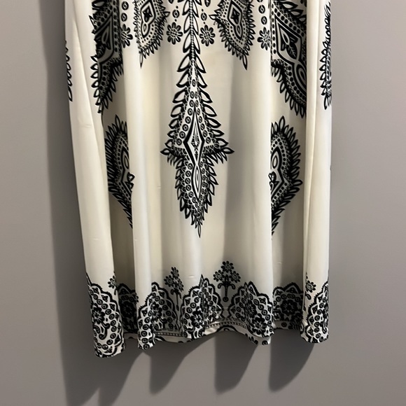 ABSTRACT A-LINE DRESS (10) - Picture 4 of 11